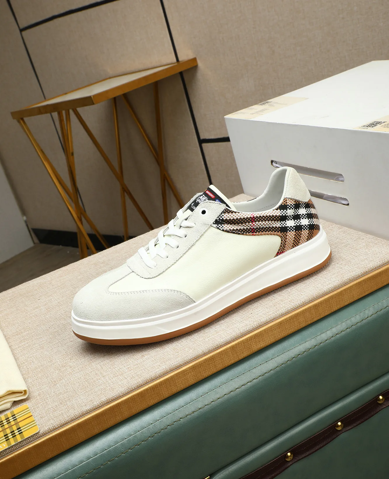Men's shoes 💰440 ❤️❤️❤️[BURBERRY] Burberry purchasing agent 🔍Men's 🚹New model is synchronized with the official website. The upper is made of imported fabrics and cowhide lining. Completely 1⃣:1⃣ replica🇮🇹, non-slip and wear-resistant rubber outsole ⚠original factory goods, 🔍🔍high quality, please look at the details, welcome to compare⚠Size: 38-44